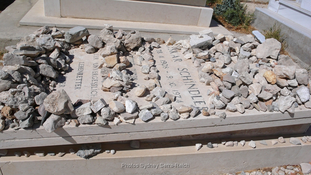 Tombe d Oskar Schindler 1.JPG - Tombe d'Oskar Schindler.